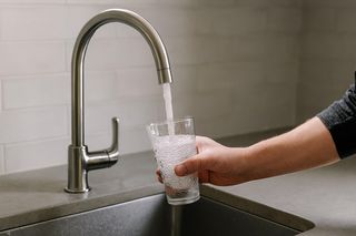 Tysiące mieszkańców bez wody pitnej! Groźna bakteria skaziła wodociąg