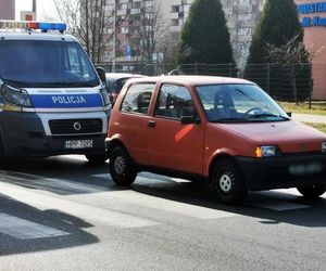 Seniorka za kółkiem cinquecento potrąciła nastolatki na przejściu dla pieszych