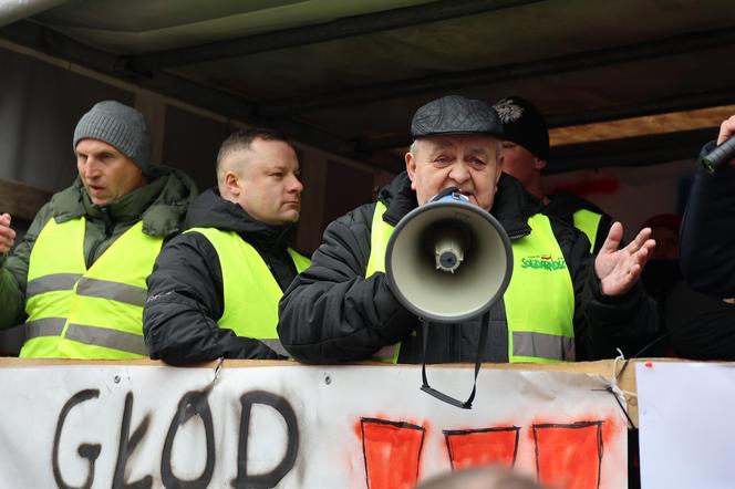 Protest rolników 20 marca przed Lubelskim Urzędem Wojewódzkim w Lublinie