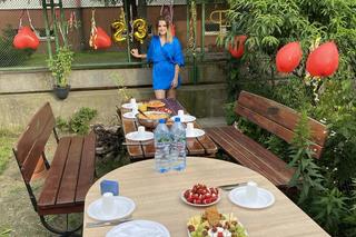 Jacek Protasiewicz wyprawił Darii urodziny. Grill z pralki to początek!