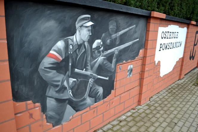 Esesmani na patriotycznym muralu