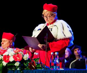 Podczas uroczystej ceremonii inauguracji nowego roku akademickiego 2024/2025 odbyła się tradycyjna immatrykulacja studentów i studentek pierwszego roku.