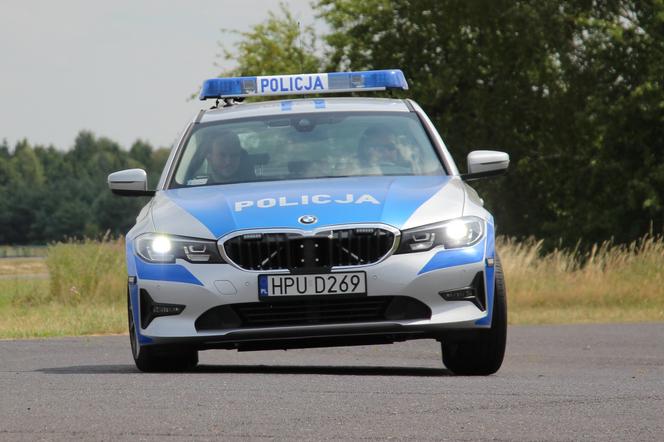 Policja zatrzymała mężczyznę, który niszczył auta na osiedlu w Poznaniu