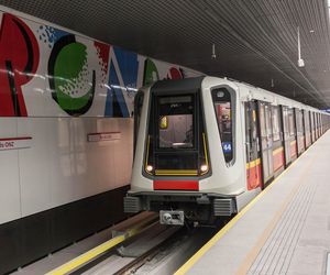Stacja metra Rondo ONZ