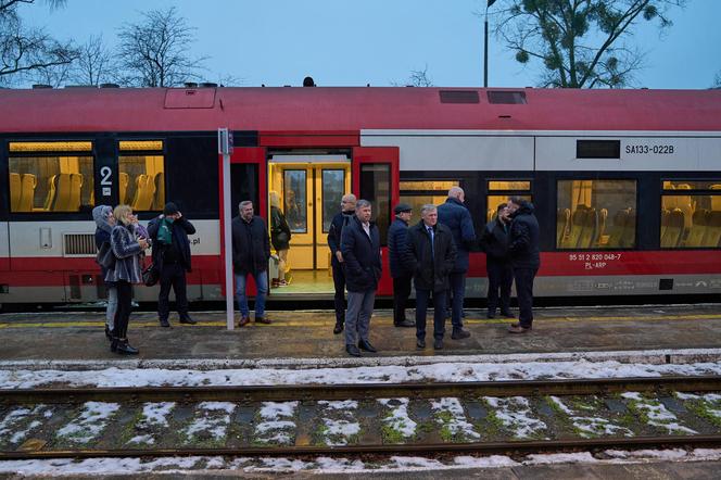 Dodatkowe pociągi ruszyły z Torunia do Czernikowa