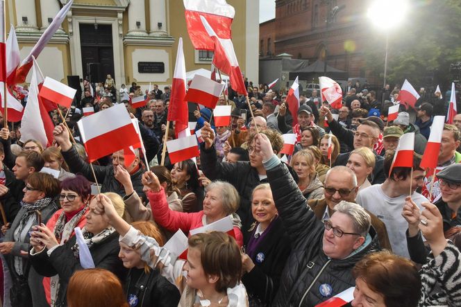 Karol Nawrocki przyjechał do Torunia. Fotorelacja ze spotkania