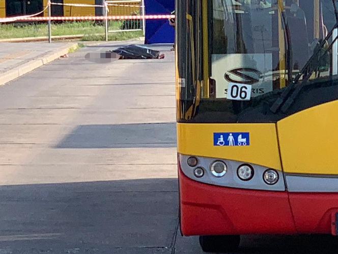 Warszawa: Makabra na Bemowie. Nie żyje piesza potrącona przez autobus