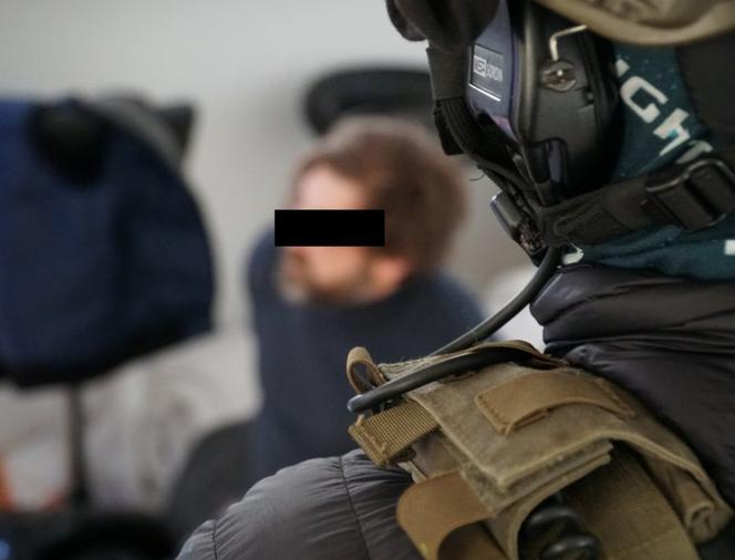 Płock. ANTYTERRORYŚCI zatrzymali GROŹNEGO przestępcę! Miał broń maszynową! [WIDEO, ZDJĘCIA]