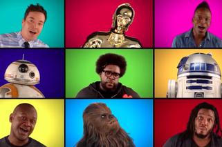 Obsada filmu Gwiezdne Wojny: Przebudzenie mocy, The Roots i Jimmy Fallon śpiewają motyw przewodni Star Wars