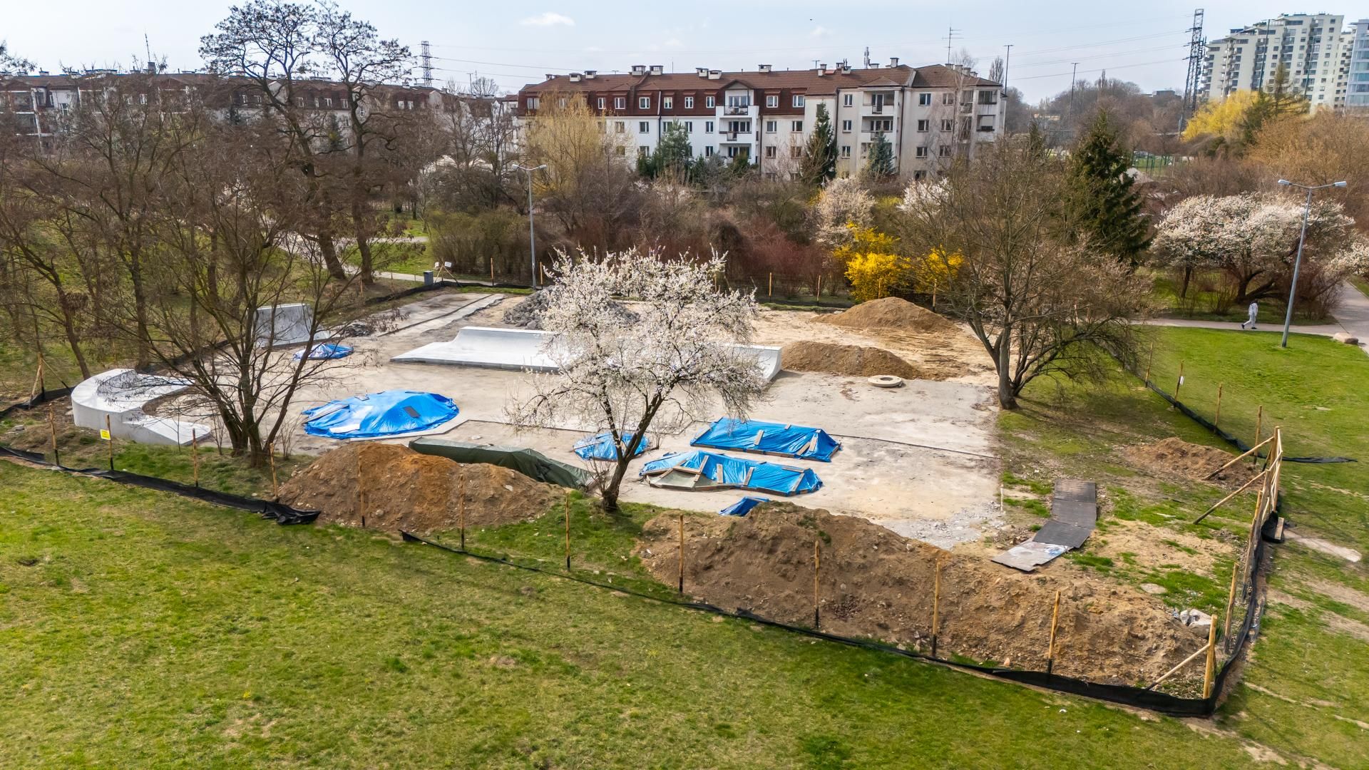 Budowa skateparku do jazdy na deskorolce, park im. Romana Kozłowskiego