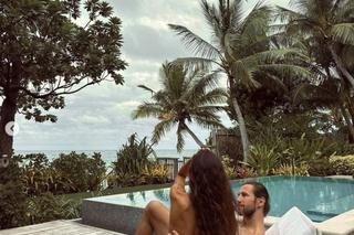 Celia Krychowiak bez stanika na wakacjach