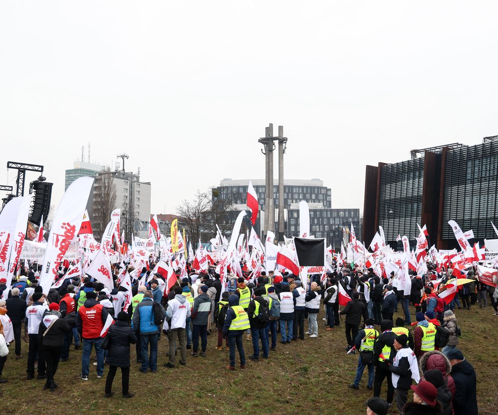 Setki rolników i członków Solidarności protestuje w Gdańsku! Sprzeciwiają się polityce Zielonego Ładu.