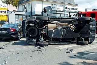 Kobieta staranowała toyotę