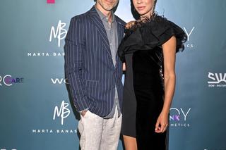 Krystian Wieczorek z młodą żoną bryluje na premierze