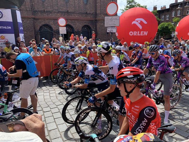 Tour de Pologne 2025. Start w Katowicach Nikiszowcu