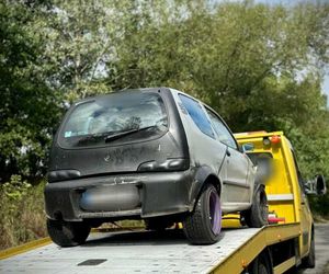 Jastrzębie-Zdrój: 18-latek z prawkiem na traktor jechał zdezelowanym fiatem. Fatalny to delikatne określenie