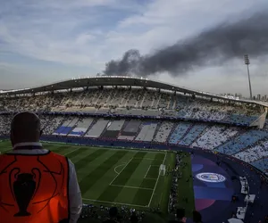 Niepokojące sceny przed finałem Ligi Mistrzów. Kłęby dymu nad stadionem. Wielki pożar!