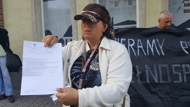 Gdańszczanie solidaryzują się z osobami niepełnosprawnymi oraz ich rodzinami protestującymi w Sejmie. Od wtorku przed biurem PiS na Targu Drzewnym odbywają się demonstracje.