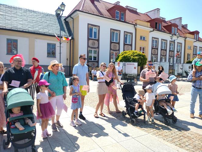 Chcieli podkreślić potrzebę swoich działań. Ulicami Białegostoku przeszedł Marsz Rodzin Zastępczych