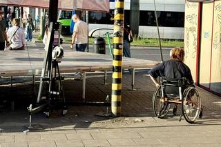 Niezła chryja podczas procesji Bożego Ciała! Radny wezwał policję. Poszło o ołtarz