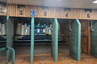 Otwarcie strzelnicy w Zespole Szkół Samochodowych w Toruniu