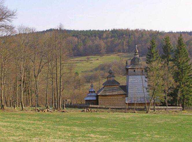 Ta małopolska wieś ma burzliwą historię. W PRL-u przekształcono tam cerkiew w owczarnię