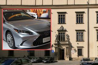 Lexus prezydenta Majchrowskiego sprzedany! Wiemy, ile zapłacił za niego nowy właściciel