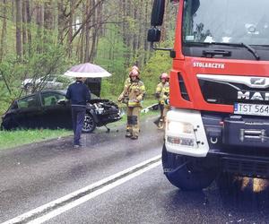 Wypadek na drodze nr 42 w Brodach. Zderzyły się dwa auta osobowe