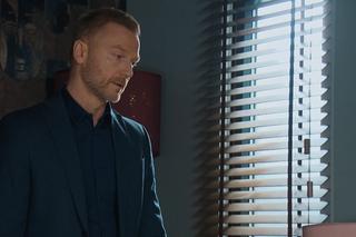 M jak miłość odc. 1677. Andrzej Budzyński (Krystian Wieczorek)