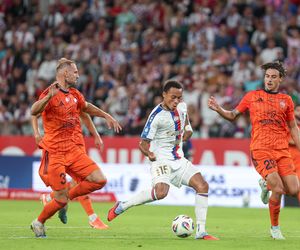 Górnik Zabrze - Termalica Nieciecza. Niesamowita atmosfera na Arenie Zabrze! Kibice Górnika dopingują swoją drużynę