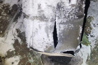 Przecinał beczki szlifierką, doszło do wybuchu. Poważnie ranny mężczyzna po wypadku koło Rawicza