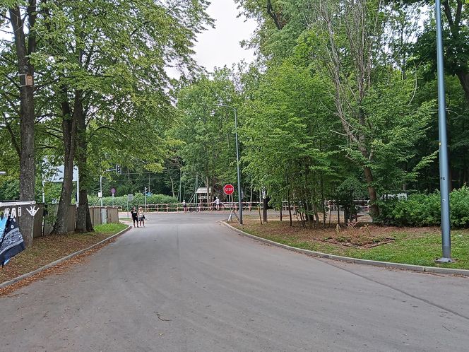 Parking obok Bartka. 