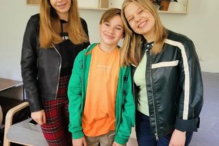 M jak miłość nowy sezon po wakacjach 2025. Misiek (Aleksander Bożyk), Lenka (Olga Cybińska), Sara (Nadia Smyczek) na planie