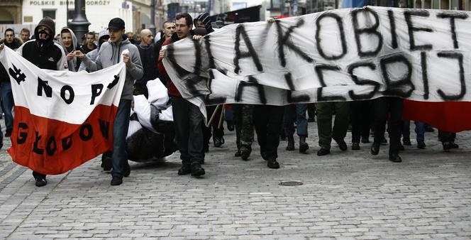 Bili się z policją, bo nie tolerują homoseksualistów