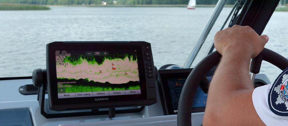 Nawałnica zaskoczyła turystów w łódce na jeziorze Wigry