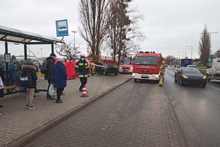 Pomorskie: Samochód wjechał w pasażerów na przystanku! Dzieci wśród rannych