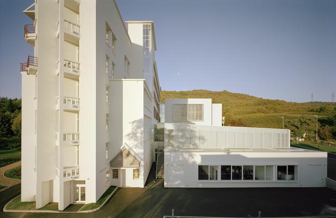 Szkoła architektury w modernistycznym sanatorium