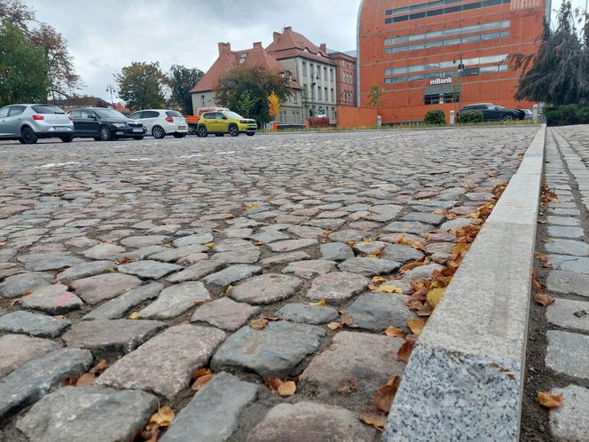 Plac Solny w Bydgoszczy wygląda teraz jak w XIX wieku. Wystarczyło zdjąć starą nawierzchnię