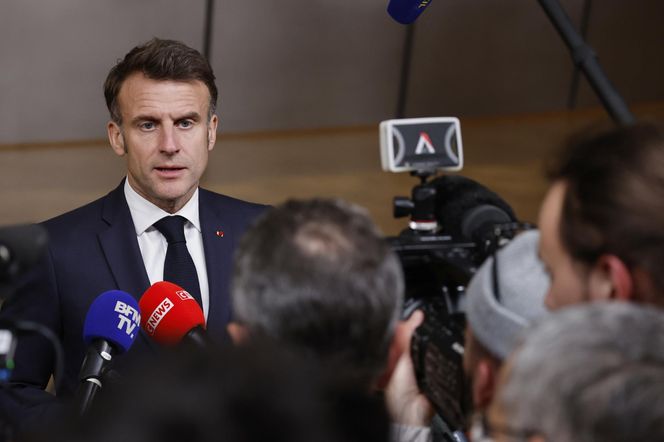 Prawda o Macronie ujawniona! Nie zgadniesz, co kupuje hurtowo perfumy i zlewa się nimi w hurtowych ilościach