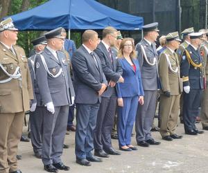 Nadanie sztandaru dla 16 WOG