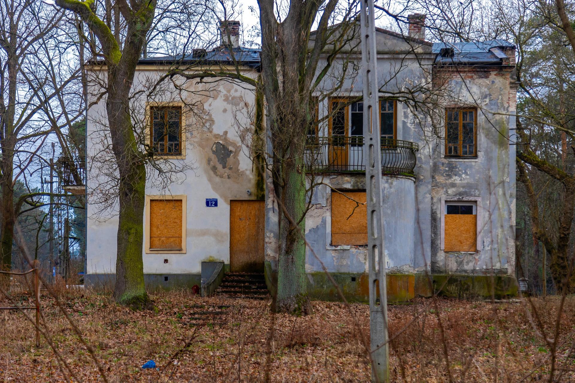 Konstancin-Jeziorna. Opuszczone wille - zobacz zdjęcia rezydencji, które kiedyś zachwycały