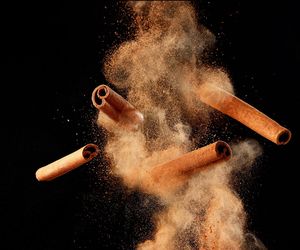 Raz w tygodniu wyjmuję z szuflady i podpalam. Dzięki temu przyciągam bogactwo i odpędzam pecha