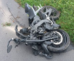Wypadek pod Turwią: 18-latek motocyklem uderzył w Skodę