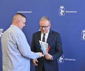 Bohaterowie są wśród nas. Ratusz wyróżnił pracowników Warszawskiego Transportu Publicznego