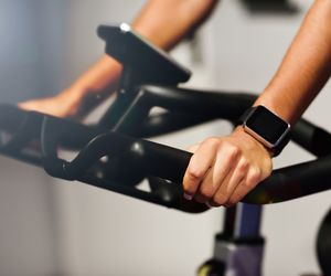 Efekty spinningu: ile kalorii można spalić na rowerze treningowym?