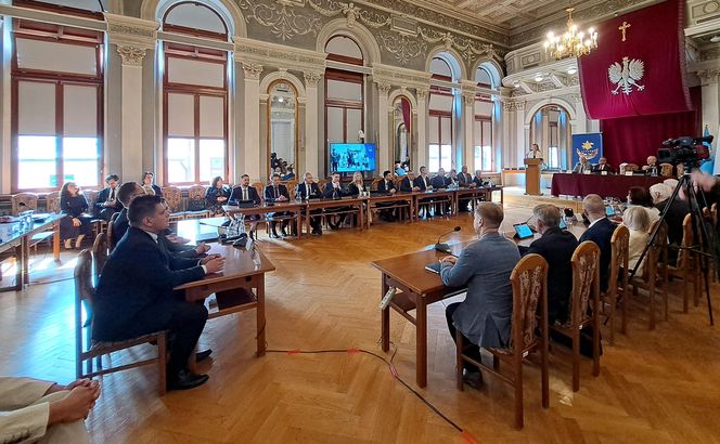 35 lat samorządu terytorialnego w Polsce - uroczysta sesja w Tarnowie