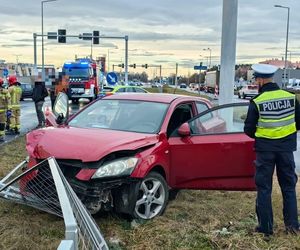 Nie ma świateł, jest kolizja. Zderzenie na dużym skrzyżowaniu w Lesznie