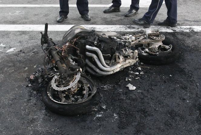 Warszawa. Motocykl spłonął na ulicy Broniewskiego