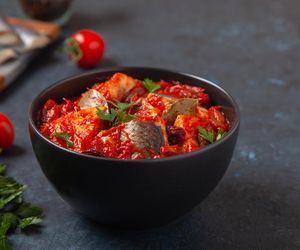 Śledzie w 5 minut, które uratują każdą sytuację. Prosty przepis, gdy czasu brak