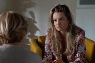 Na Wspólnej odc. 3856. Danka Zimińska (Lucyna Malec), Kasia (Julia Chatys)